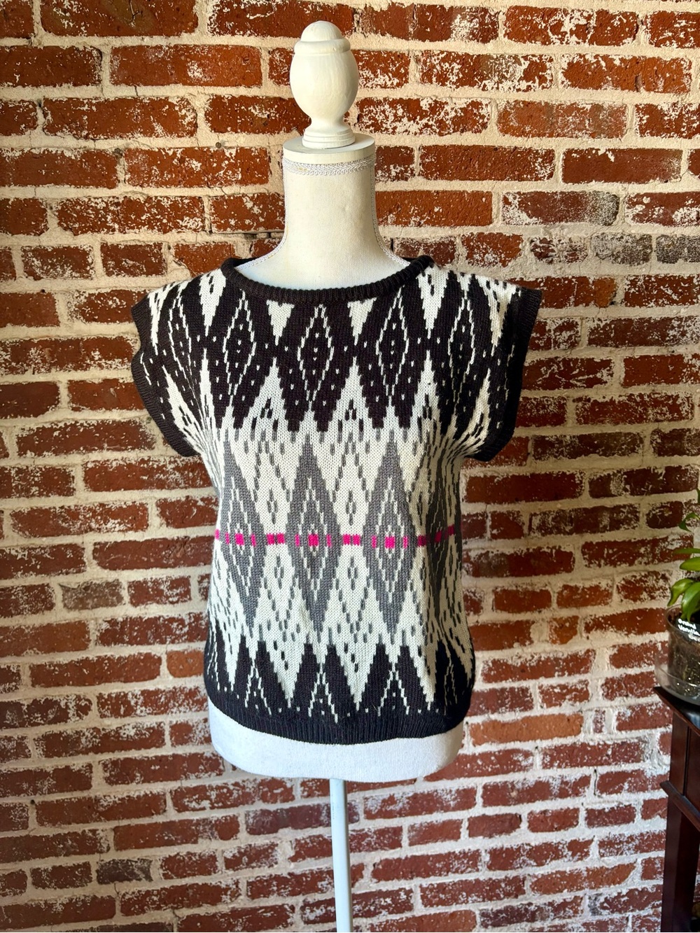 Y2K Rave Patterned Sweater Vest - Picture 6 of 6